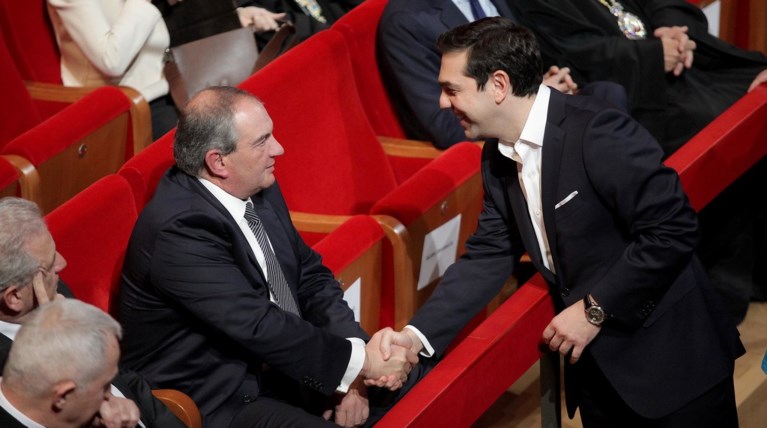 Βιβλίο αποκαλύπτει άγνωστο διάλογο Καραμανλή - Τσίπρα το καλοκαίρι του 2015