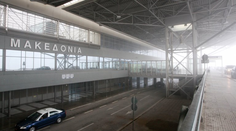 Ομίχλη στη Θεσσαλονίκη - Εντυπωσιακές εικόνες στο αεροδρόμιο Μακεδονία