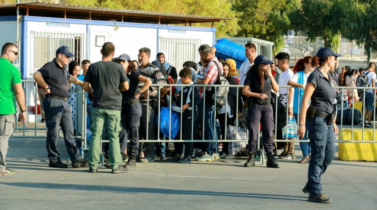 Ξεφεύγει η κατάσταση στη Μόρια: Και νέα δολοφονία 20χρονου