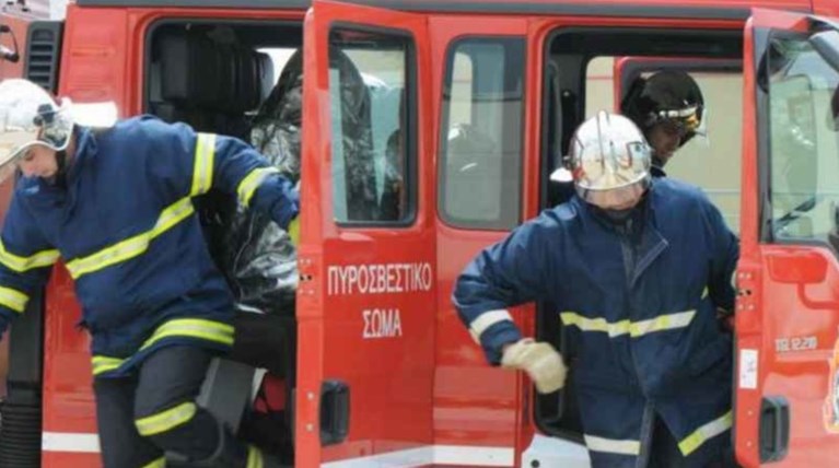 Φωτιά σε μονοκατοικία στη Βουλιαγμένη