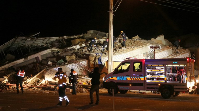 Σεισμός 6,8R στην Τουρκία: Τραγωδία - Δεκάδες οι νεκροί