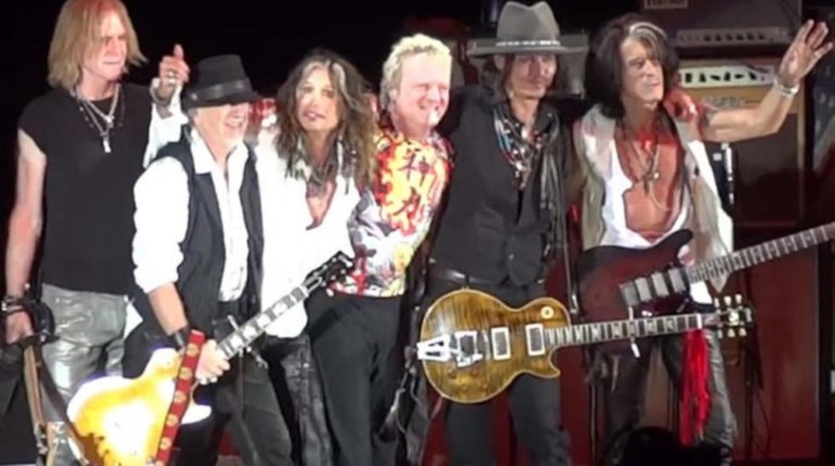 50 χρόνια Aerosmith: Ο Τζόνι Ντεπ "τζαμάρει" με την μπάντα [βίντεο]