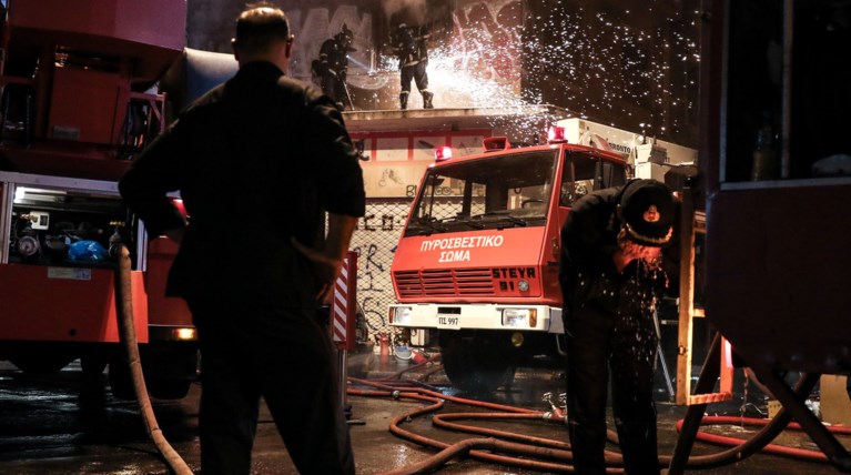 Φωτιά σε διαμέρισμα - Απεγκλωβίστηκαν δύο άτομα