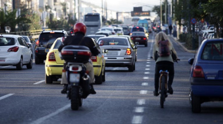 Άδειες οδήγησης και μεταβιβάσεις με ένα κλικ από το σπίτι μας!
