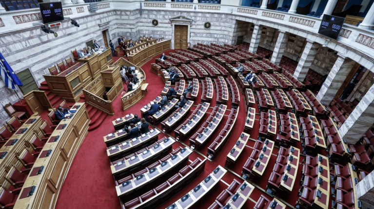 Με 156 «ναι» πέρασε η τροπολογία για το ποδόσφαιρο