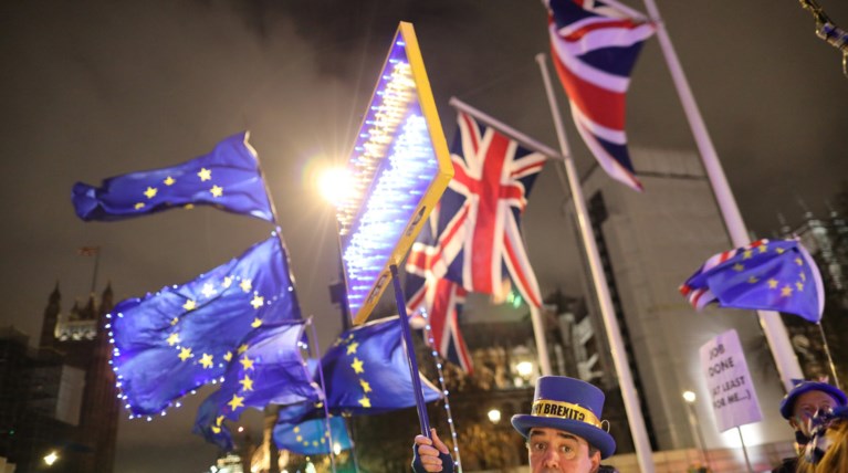 Brexit: Ομιλία Τζόνσον, αντίστροφή μέτρηση και σόου με λέιζερ