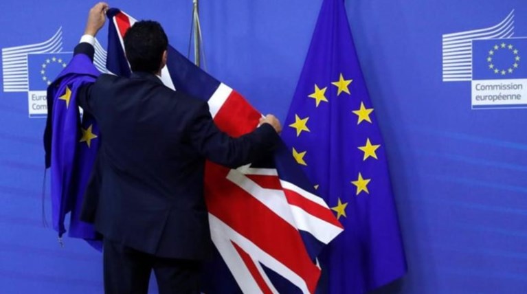 Brexit: Πως κατάφεραν 700 Βρετανοί να μείνουν στην Κομισιόν