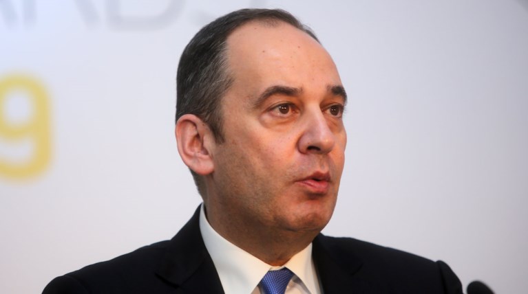 Γκάφα Πλακιωτάκη- Τα μαζεύει τώρα για τις “επαναπροωθήσεις” προσφύγων