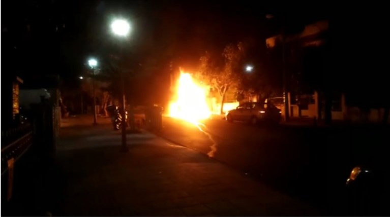Έκρηξη σε αυτοκίνητο εκδότη εφημερίδας - Εριξαν μολότοφ