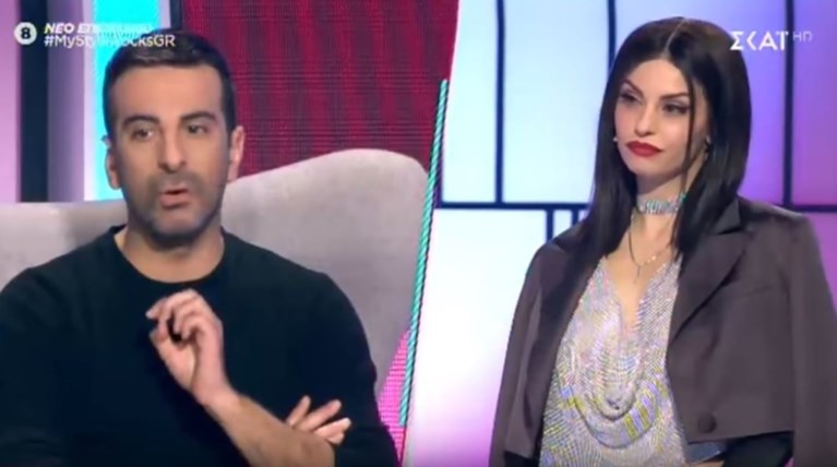 Αλεξανδράκη σε Κουδουνάρη για το «δευτεροκλασάτη» & την περούκα: Περαστικά
