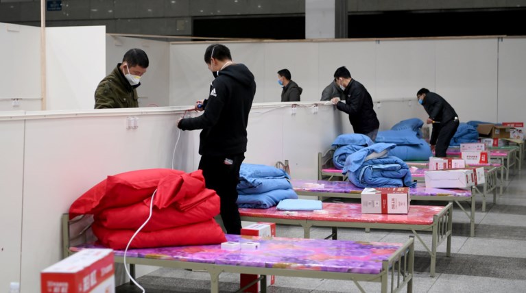 Κοροναϊός: Στην Ουχάν μετατρέπουν όλα τα γήπεδα σε νοσοκομεία