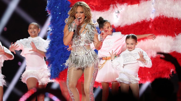 Super Bowl 2020: Πώς η Λόπεζ καταφέρνει να μοιάζει 30 στα 50 της[Εικόνες]