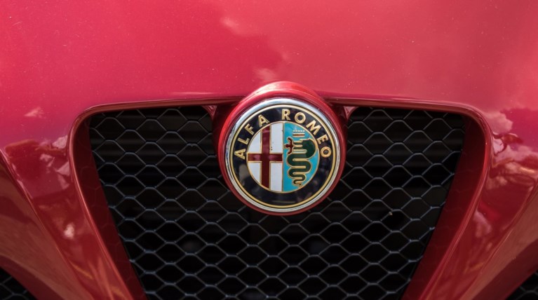 ΣΚ Η Alfa Romeo γιορτάζει τα 110 χρόνια της με ένα νέο λογότυπο