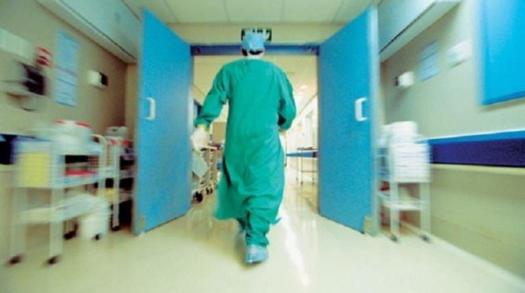 Τραγωδία στην Κρήτη: Τον κατηγορούν ότι σκότωσε στο ξύλο τη γυναίκα του