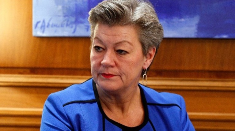 Γιόχανσον: Σε νέα συμφωνία μετανάστευσης και ασύλου στοχεύει η ΕΕ