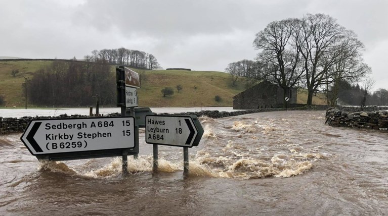 Καταιγίδα «Κιάρα»: Σε πορτοκαλί συναγερμό η Βρετανία