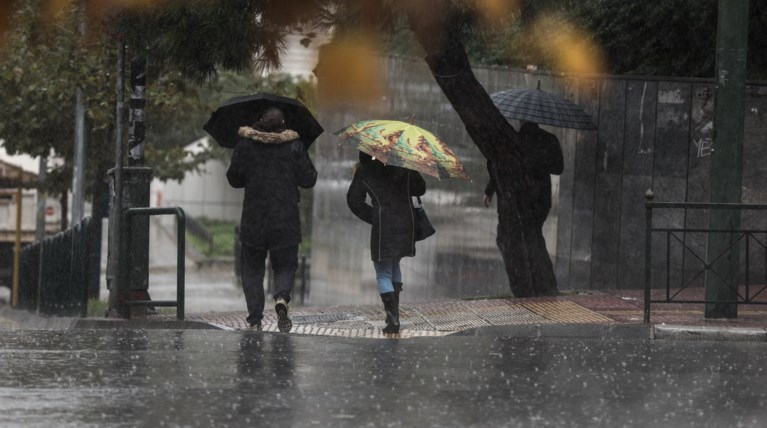 Meteo: Κακοκαιρία εξπρές την Παρασκευή, βροχές και καταιγίδες
