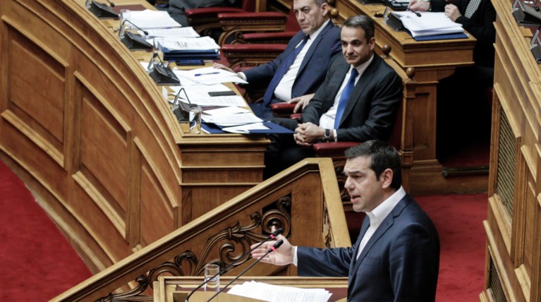 Μητσοτάκης: Αντιπολίτευση με μαγκάλια - Τσίπρας: Είστε απατεώνας