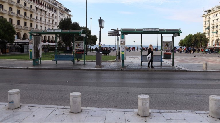 Τραβούν χειρόφρενο την Τρίτη λεωφορεία, τρόλει, τραμ & μετρό