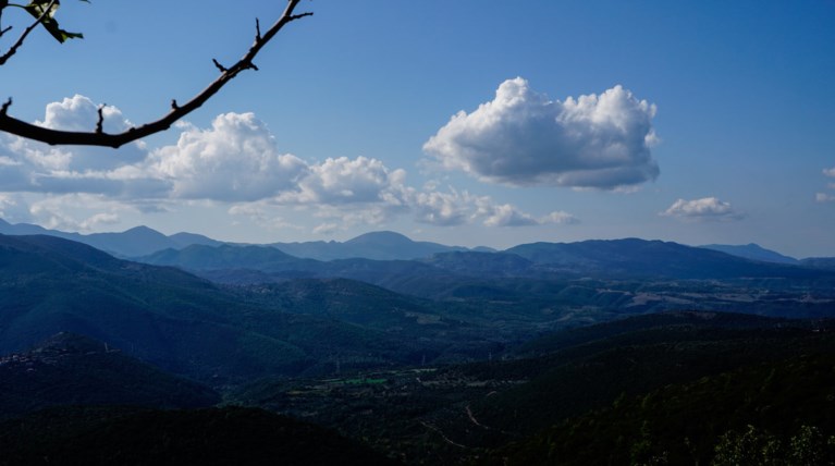 Ανεβαίνει η θερμοκρασία, ισχυροί άνεμοι στα πελάγη