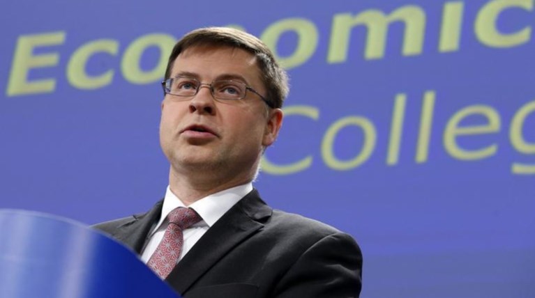 Ντομπρόβσκις: Συζητάμε με την Αθήνα για τα πλεονάσματα