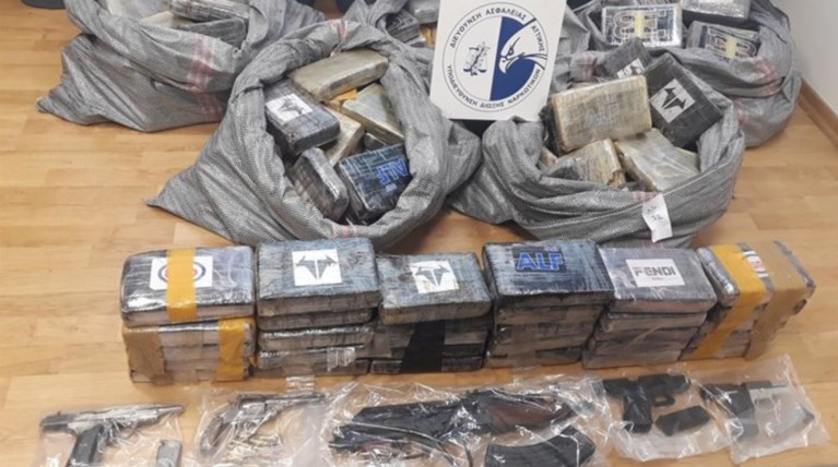 Χειροπέδες στον Έλληνα του καρτέλ με τον έναν τόνο κοκαΐνης