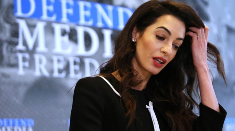 Αμάλ Κλούνεϊ: Λαμπερή και πανέμορφη μετά τις φήμες χωρισμού [Εικόνες]