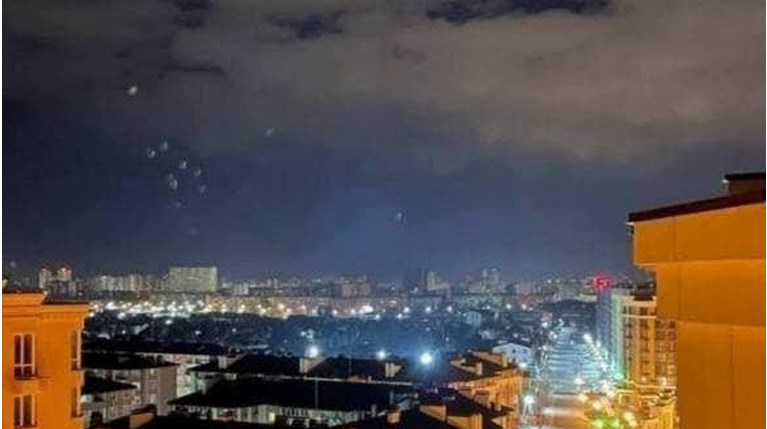Αλεξιπτωτιστες δήθεν στο Κίεβο
