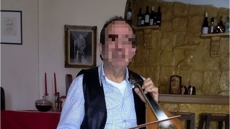 ΛΥΡΑΡΗΣ 66ΧΡΟΝΟΣ ΚΡΗΤΗ