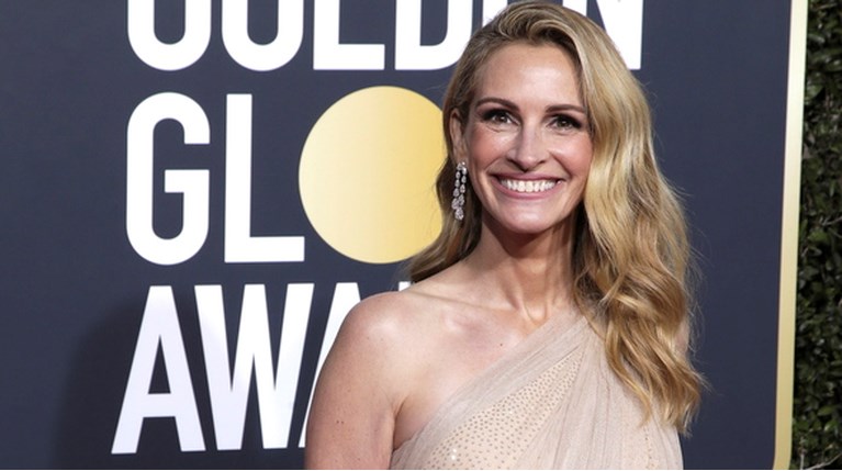 JULIA ROBERTS