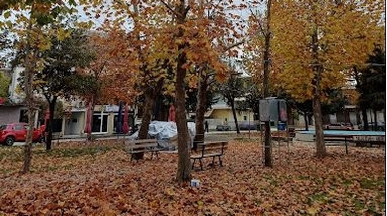 Πλατεία Νεάπολης Λάρισα