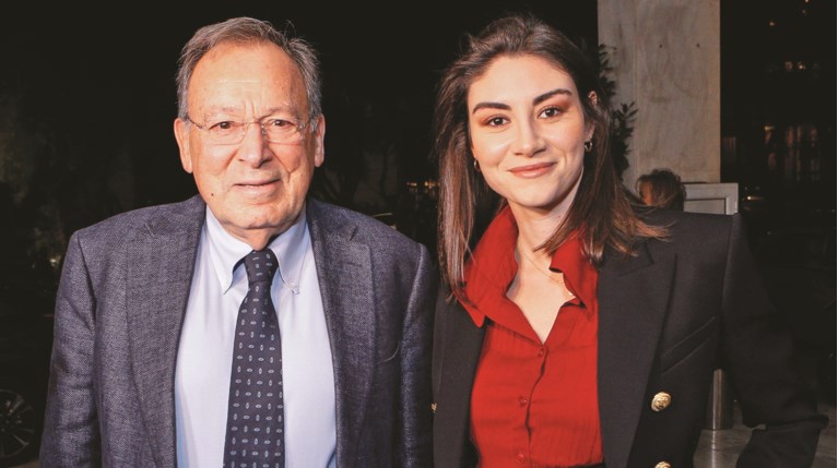 ΑΝΔΡΕΑΣ ΦΟΥΣΤΑΝΟΣ ΙΩΑΝΝΑ ΒΑΣΙΛΑΚΗ