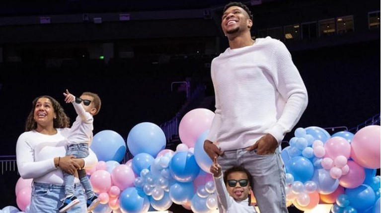 ΜΩΡΟ ΑΝΤΕΤΟΚΟΥΝΜΠΟ