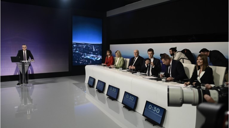 ντιμπέιτ