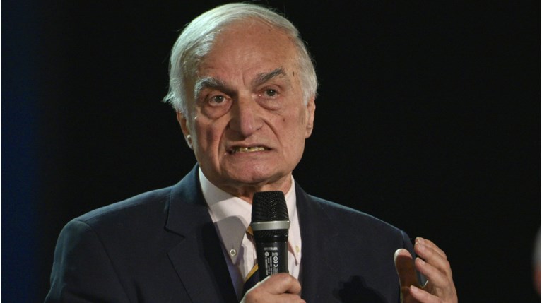 ΜΑΝΩΛΗΣ ΜΑΥΡΟΜΜΑΤΗΣ