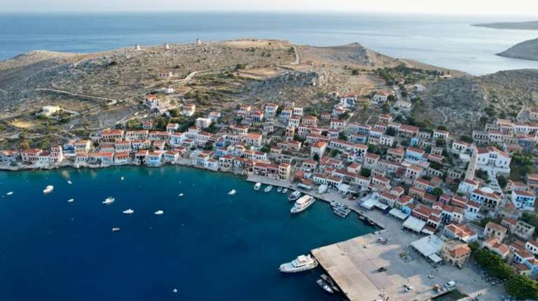 Σε ισχύ ο μειωμένος ΦΠΑ για ακόμη 19 νησιά – Τι ισχύει με παραδείγματα