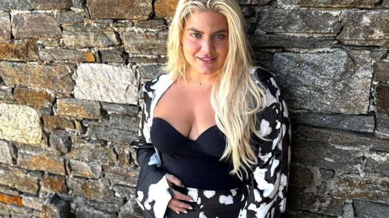 Η Δανάη Μπάρκα μοιράζεται τη συνταγή της ευτυχίας της