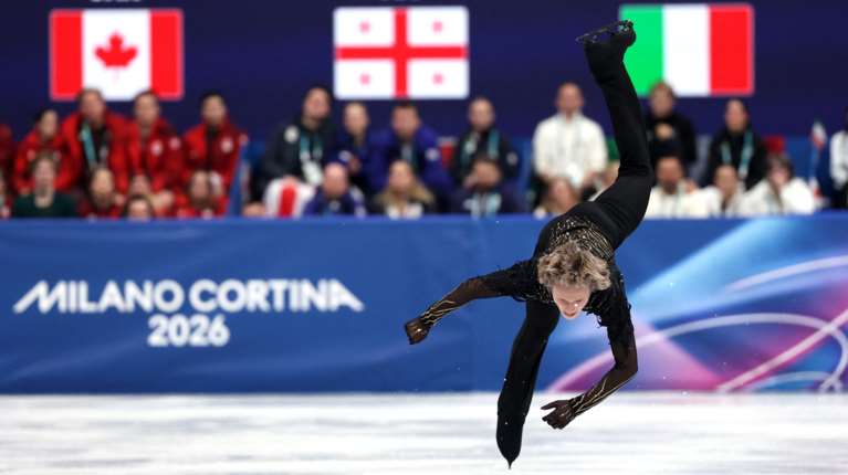 Το "απαγορευμένο" ανάποδο άλμα του Ιλία Μαλίνιν που του έδωσε το χρυσό - Προσγειώθηκε στο ένα πόδι