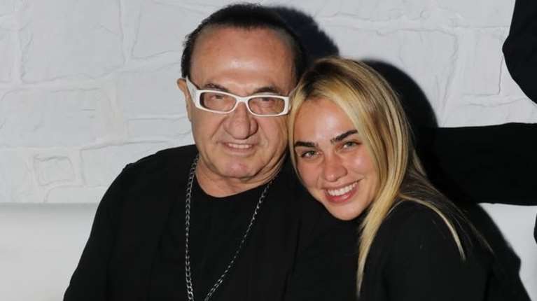 Λευτέρης Πανταζής: "Της λέω να ξεκαθαρίσει μέσα της τι ακριβώς θέλει να κάνει στη ζωή και στην καριέρα της"