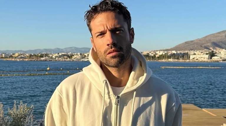 Κωνσταντίνος Αργυρός: Η selfie με μαύρο αμάνικο φανελάκι σε γυμναστήριο στη Νέα Υόρκη