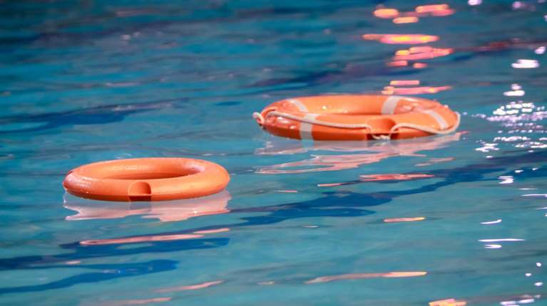 Χαλκιδική: Πέντε άτομα ελέγχονται ποινικά για τον θάνατο της 8χρονης σε πισίνα κατασκήνωσης