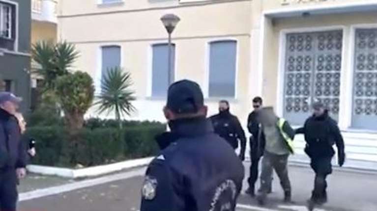 Δολοφονία Αγρίνιο: Έφυγε από το χωριό η σύζυγος του θύματος - Πήρε προθεσμία ο 44χρονος δράστης