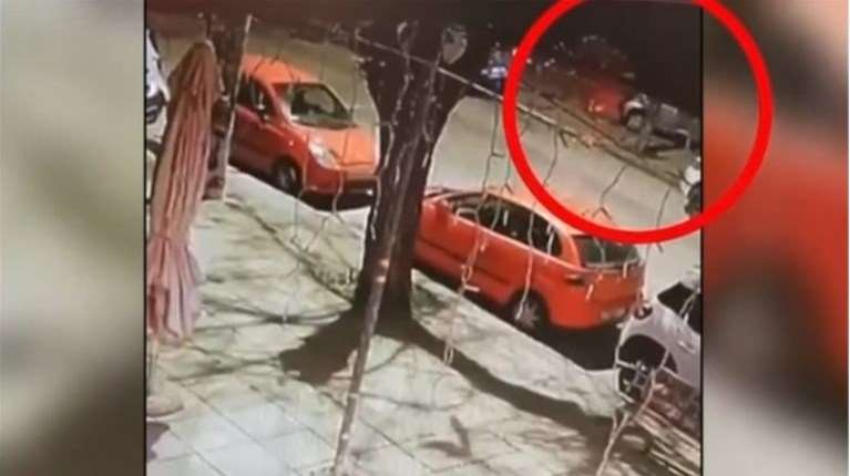 Εξαγοράσιμη ποινή και αφαίρεση διπλώματος στην 24χρονη που έπεσε πάνω σε 15 σταθμευμένα αυτοκίνητα