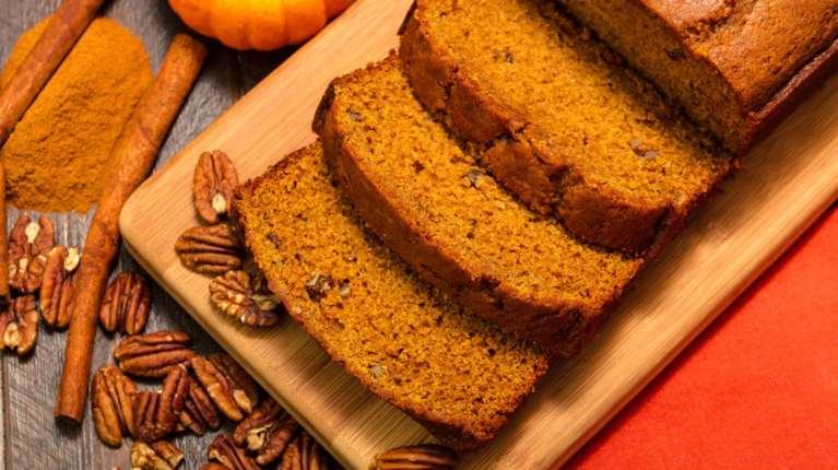 Συνταγή για φανταστικό κέικ κολοκύθας - Αφράτο, με όλα τα φθινοπωρινά αρώματα