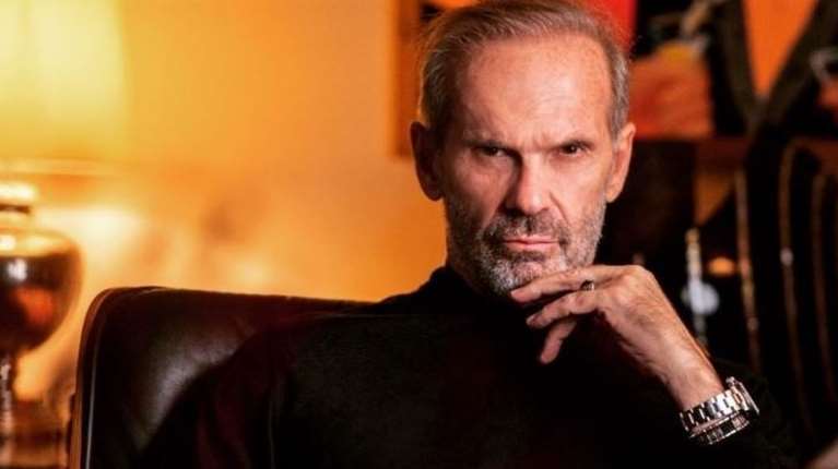 Πέτρος Κωστόπουλος: Άνοιξε το διαμέρισμά του για φίλους - Ο καλαίσθητος χώρος της τραπεζαρίας