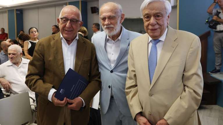 ΕΣΗΕΑ: Τίμησε τον Γιώργο Λιάνη για τα 60 χρόνια προσφοράς του σε δημοσιογραφία, πολιτισμό και αθλητισμό