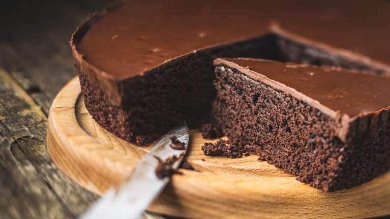 Νηστίσιμο κέικ σοκολάτας - Ζουμερό και αφράτο, τα 3 tips που το απογειώνουν