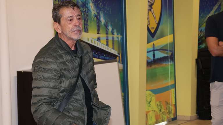 Συγκίνηση: Ο Γιάννης Πετράκης αποχαιρετά τους παίκτες του Παναιτωλικού - Με δάκρυα στα μάτια το &quot;αντίο&quot; [εικόνες, βίντεο]