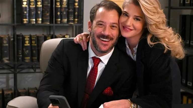 Τζένη Θεωνά: Το πρώτο δώρο του "νονού" Αντίνοου Αλμπάνη στον γιο της είναι ό,τι πιο cute θα δεις σήμερα