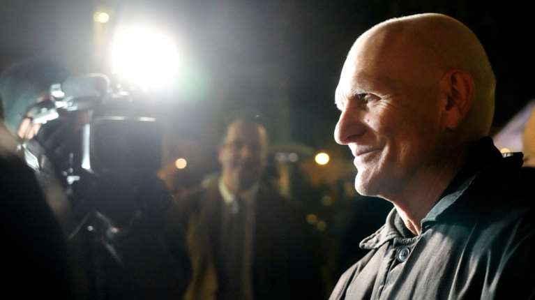 Λευκορωσία: Αποφυλακίστηκαν 123 κρατούμενοι - Ανάμεσά τους ο βραβευμένος με Νόμπελ Ειρήνης Αλές Μπιαλιάτσκ